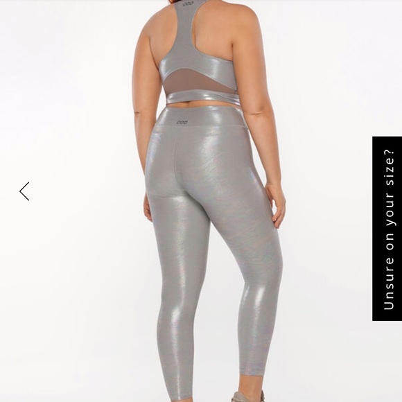 ISO Lorna Jane Gloss Sports bra in Nu Grey in size Large - Picture 5 of 5